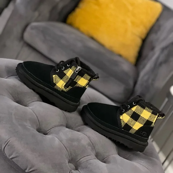 Uggs |Size 7 US| Kids - Picture 7 of 10